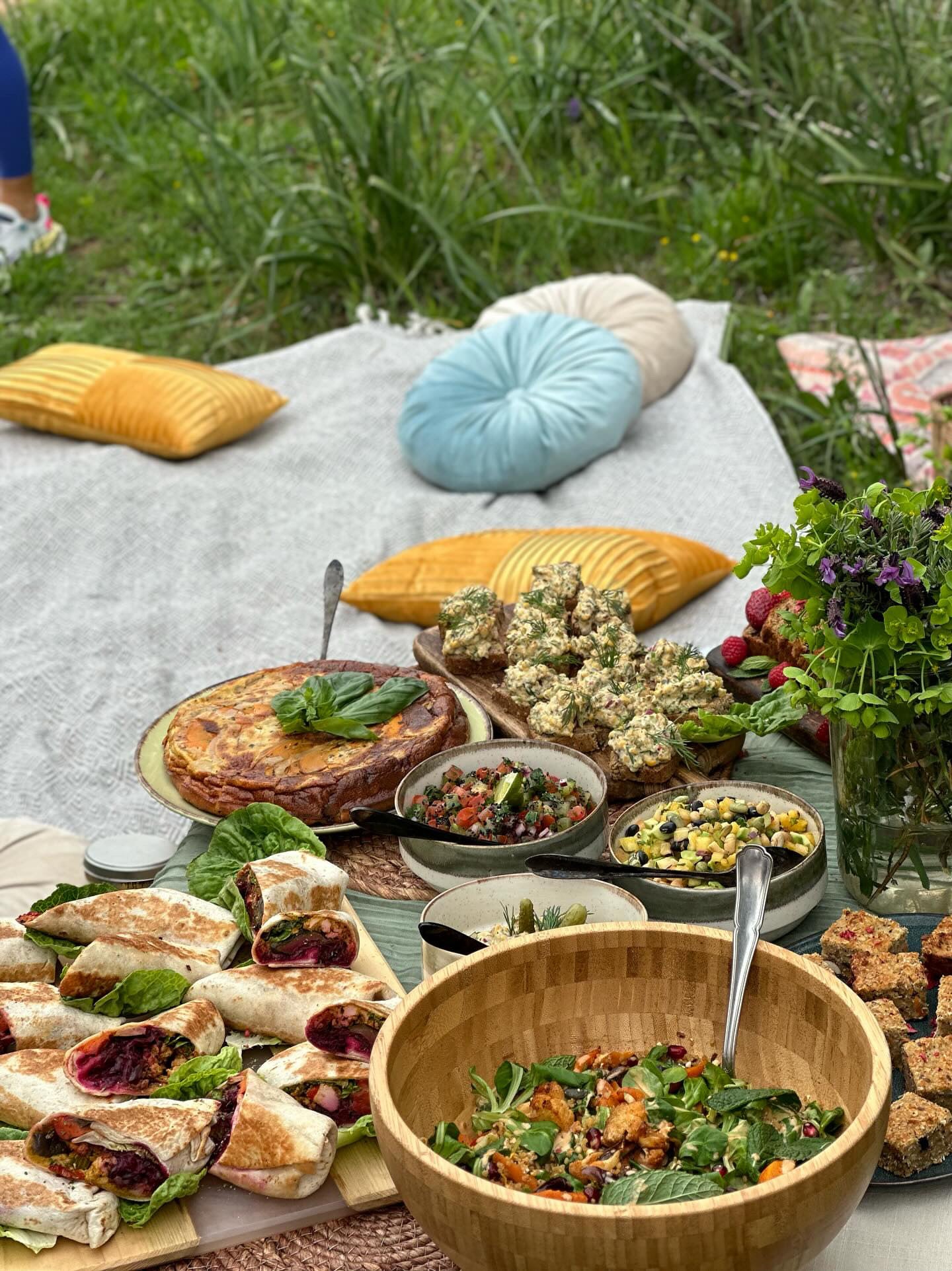 PRIVATE COSMO HIKE & FOOD